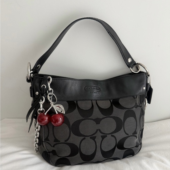 vintage Coach Optic Canvas Zoe Shoulder Bag - Picture 4 of 8